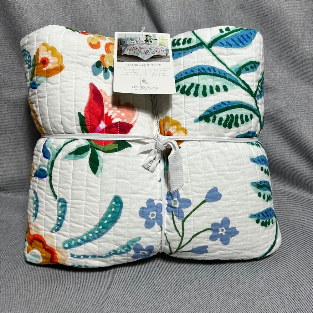Levtex Home Danika Quilt Set King White Floral 3pc Reversible Cotton Blend